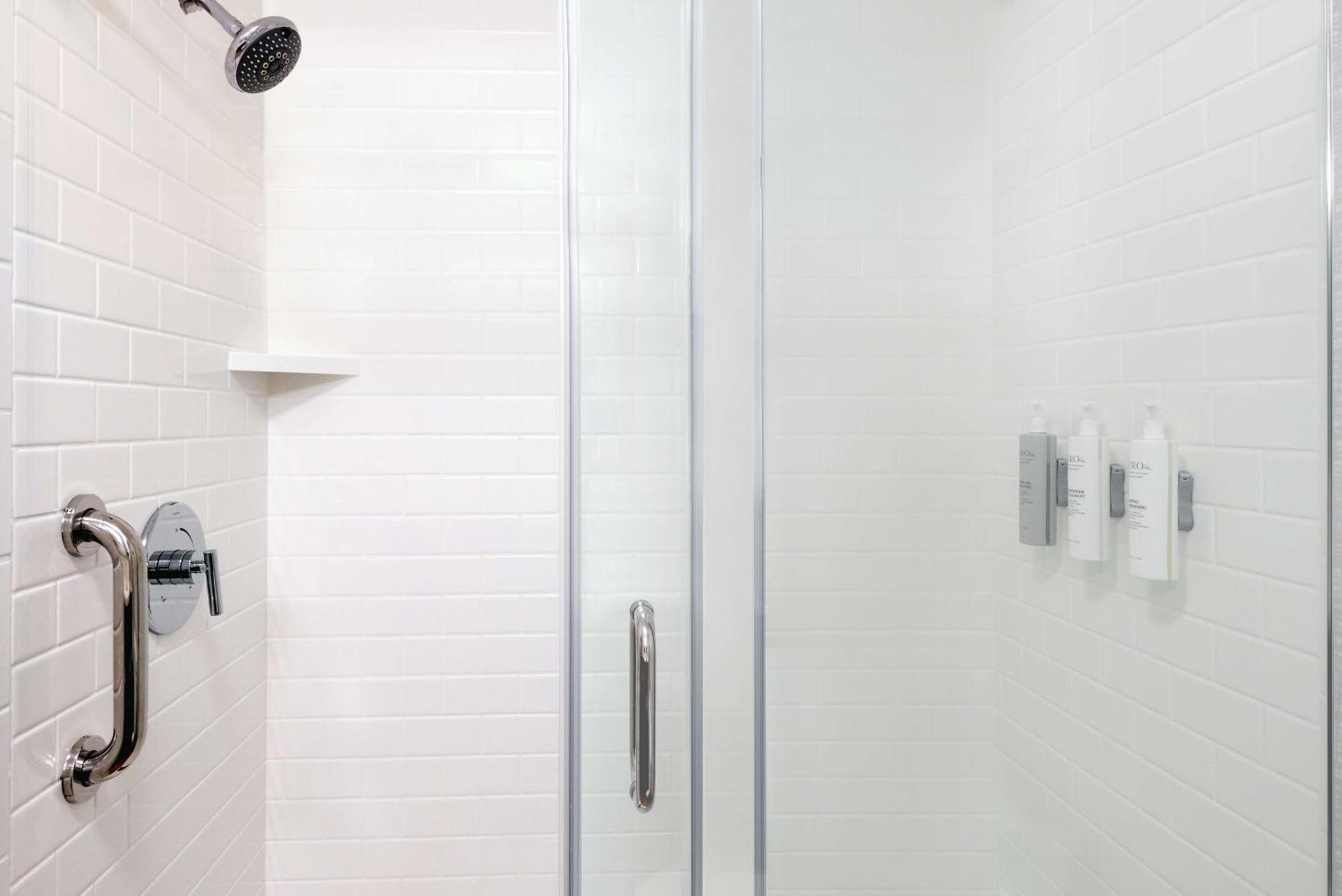 Hampton Inn Coventry-Warwick Area Extérieur photo