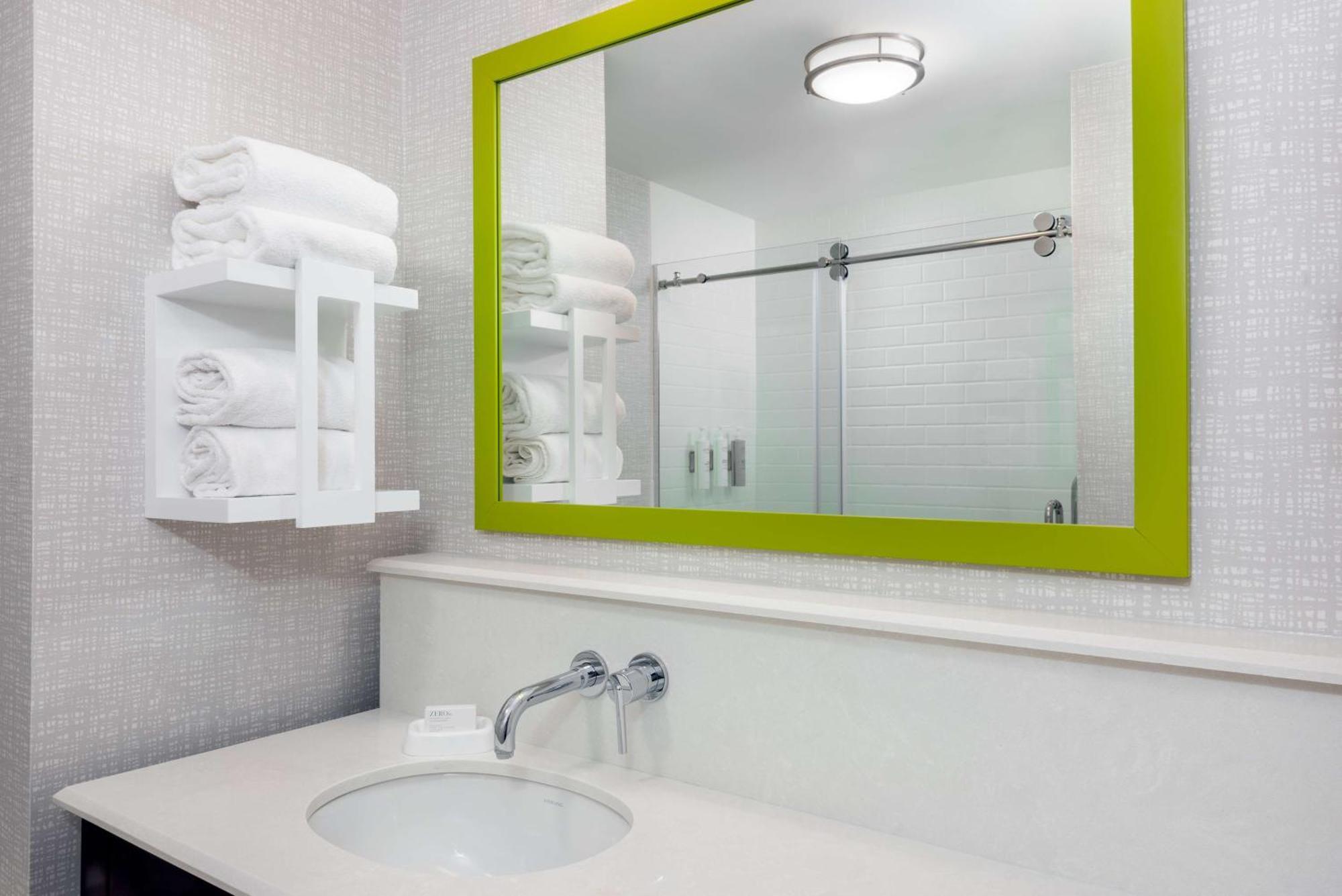 Hampton Inn Coventry-Warwick Area Extérieur photo