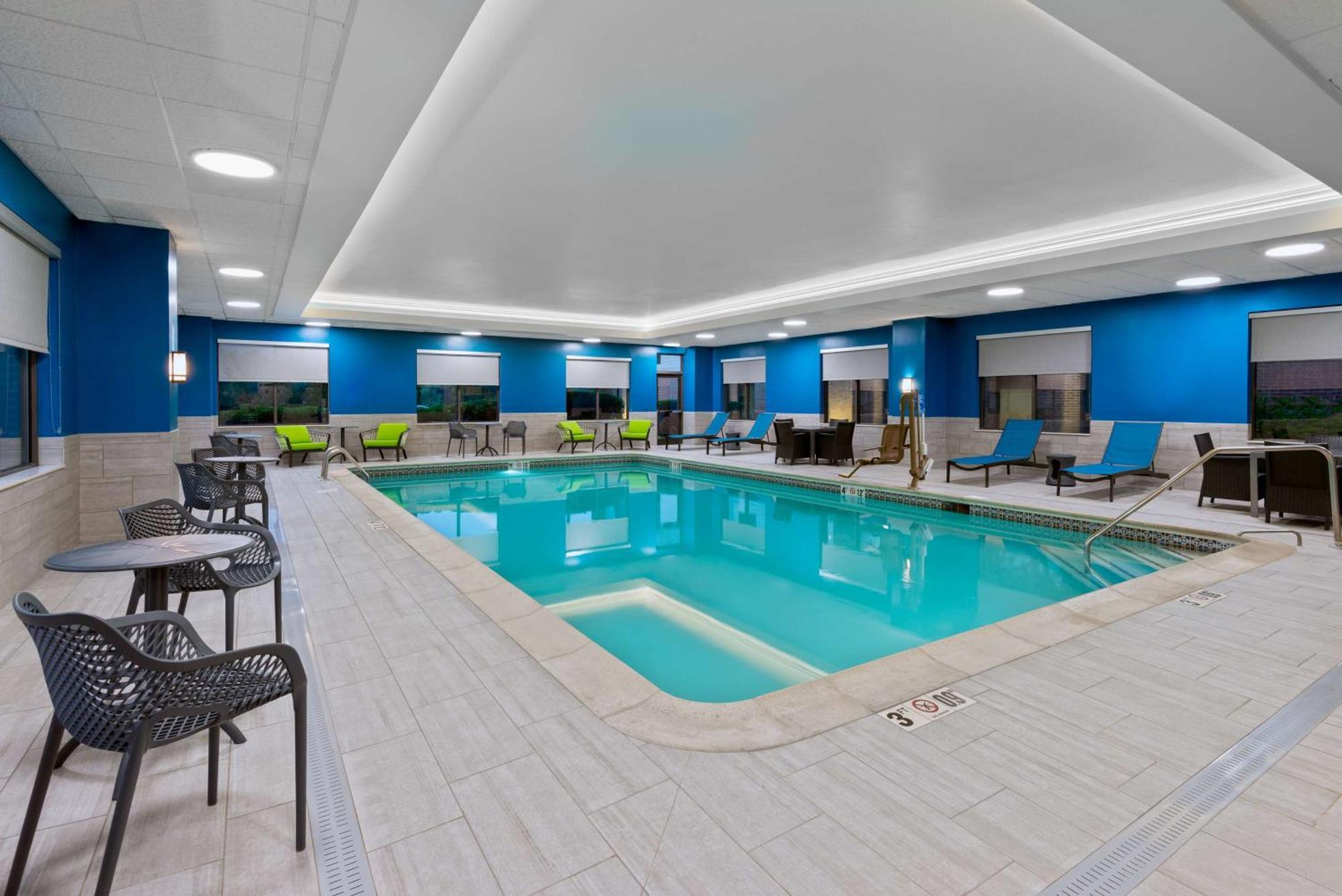 Hampton Inn Coventry-Warwick Area Extérieur photo